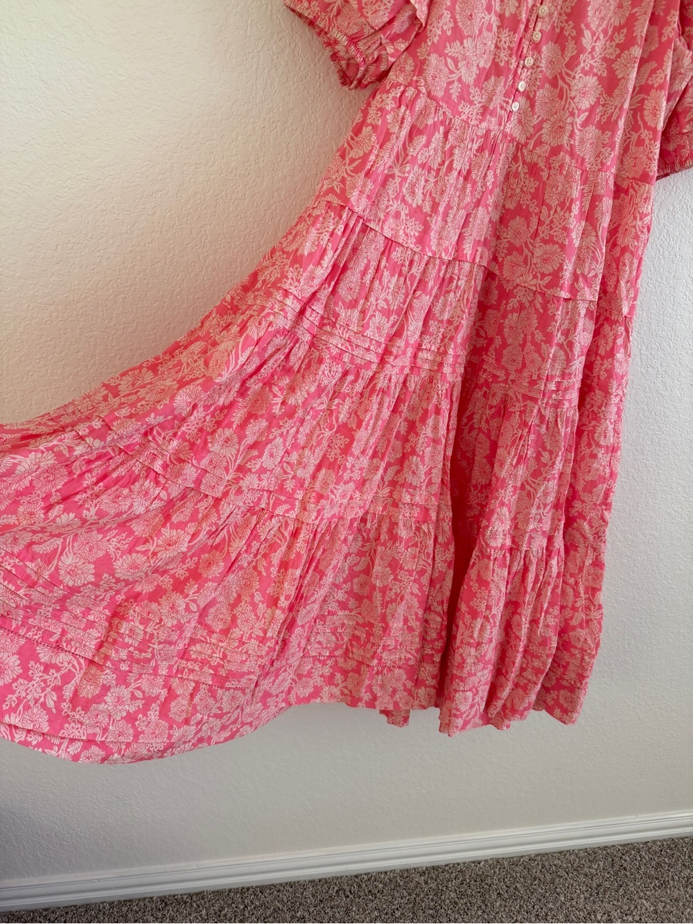 THE GREAT. Pink Floral Puff-Sleeve Tiered Midi Dress size medium size 2 - Picture 7 of 15